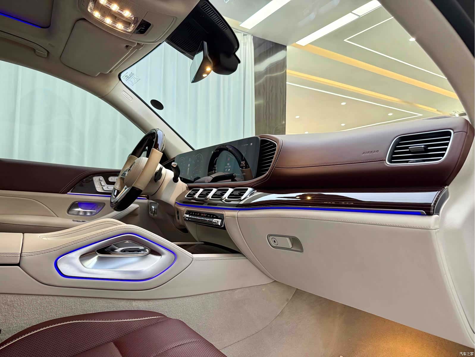 Maybach GLS, 2022 10