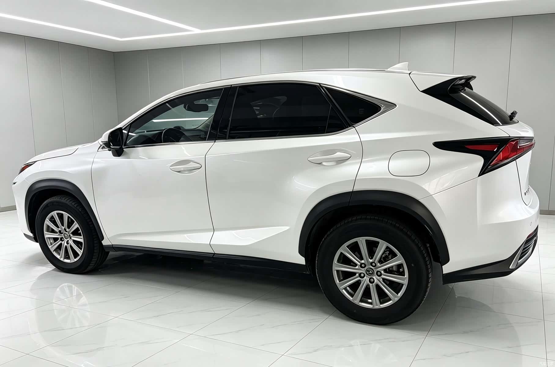 Lexus NX, 2020 6
