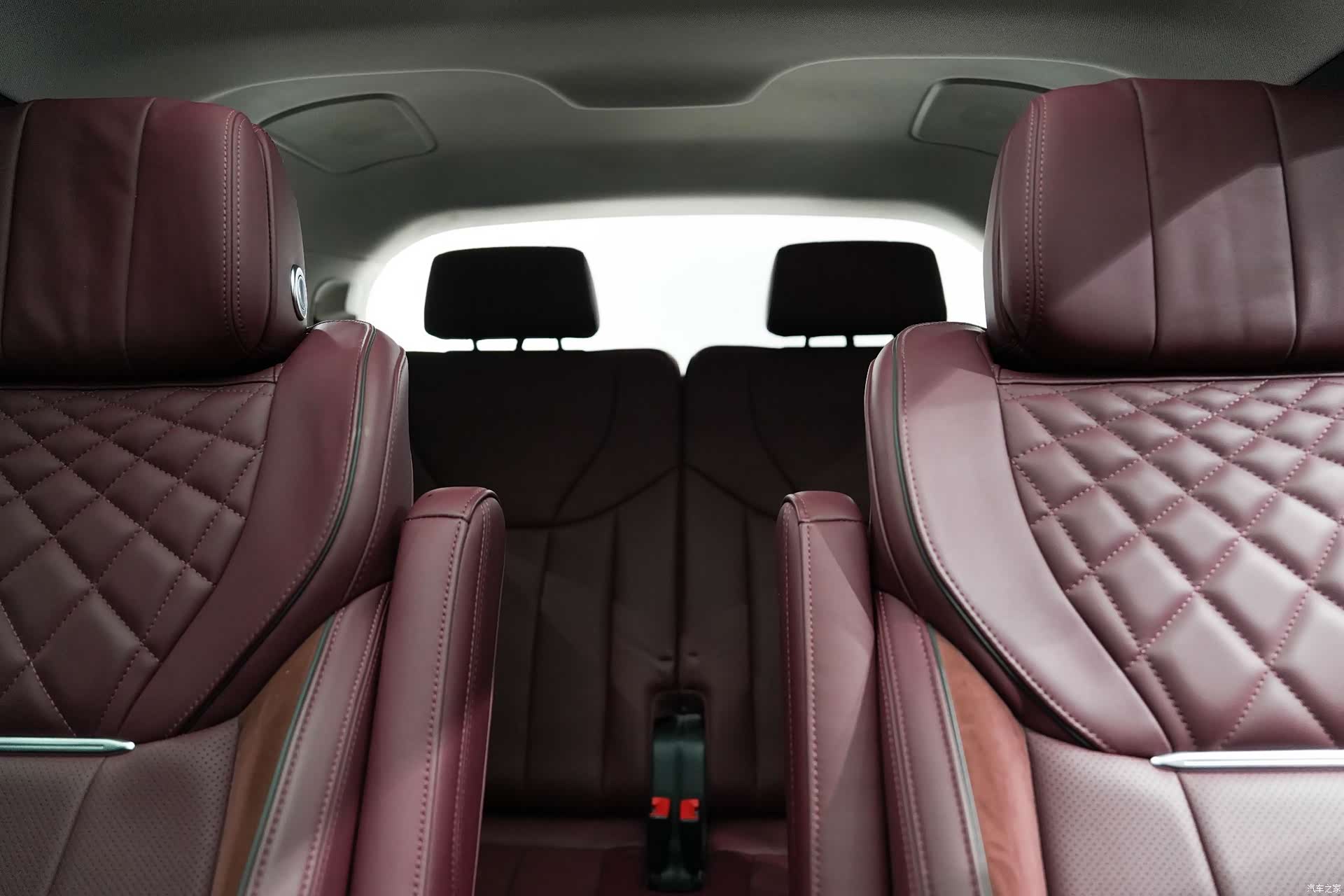 Hongqi E-HS9, 2022 33