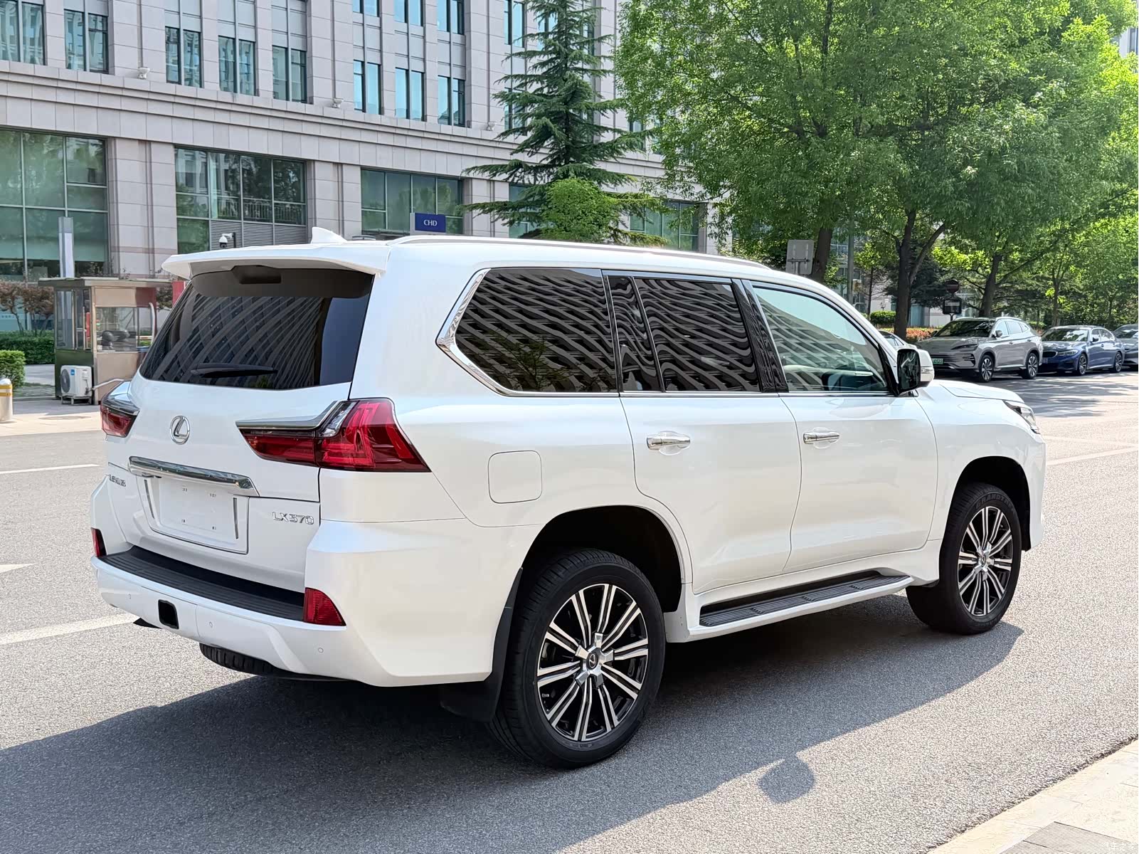 Lexus LX, 2019 25