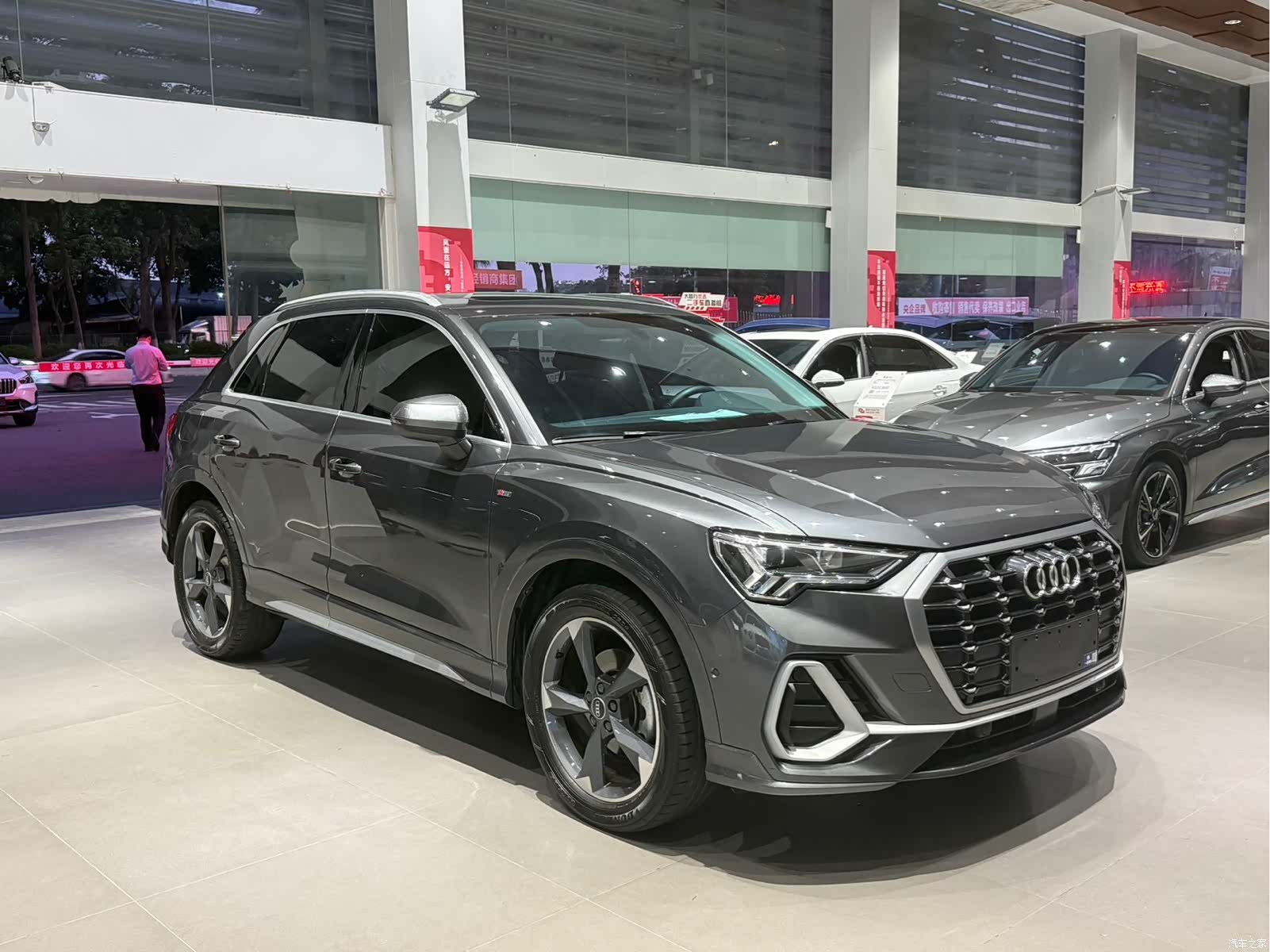 Audi Q3, 2022 3