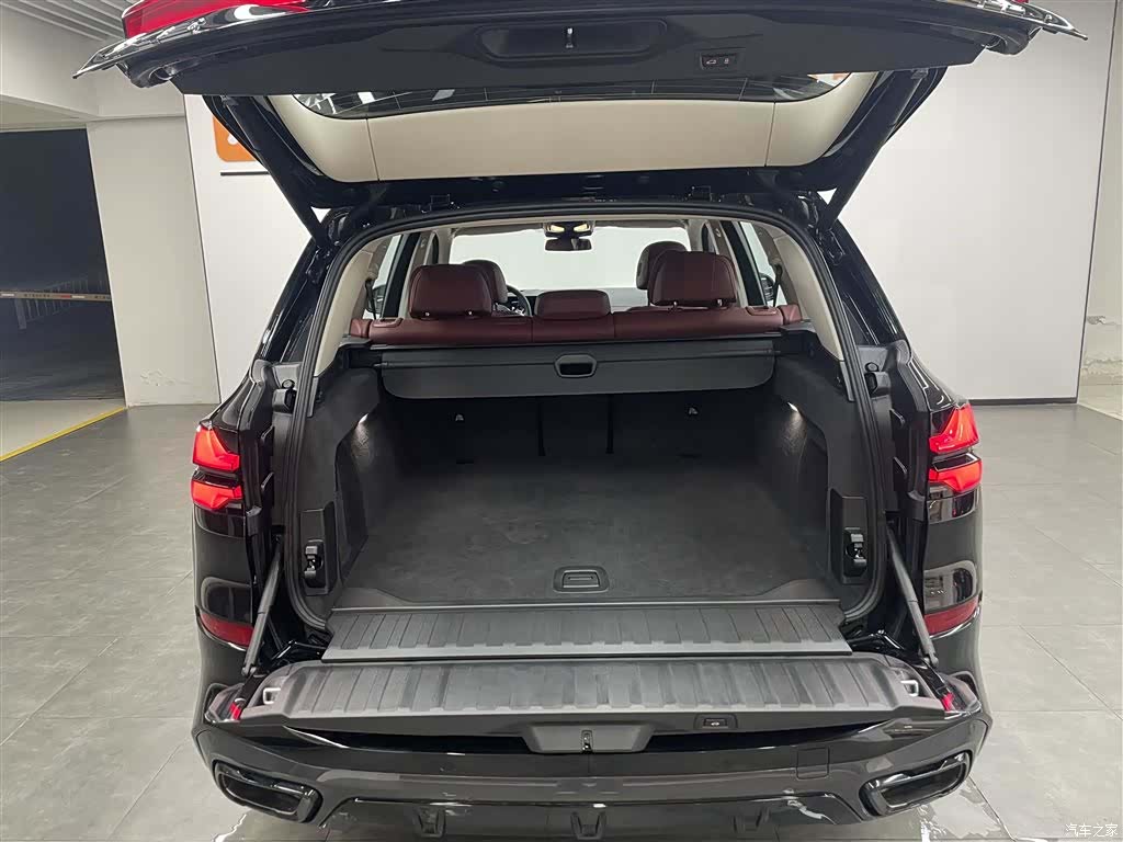 BMW X5, 2025 все фото