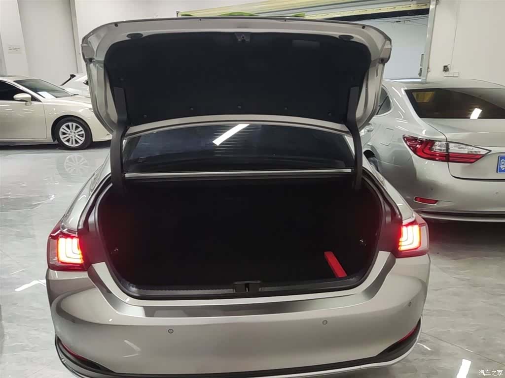 Lexus ES, 2024 19