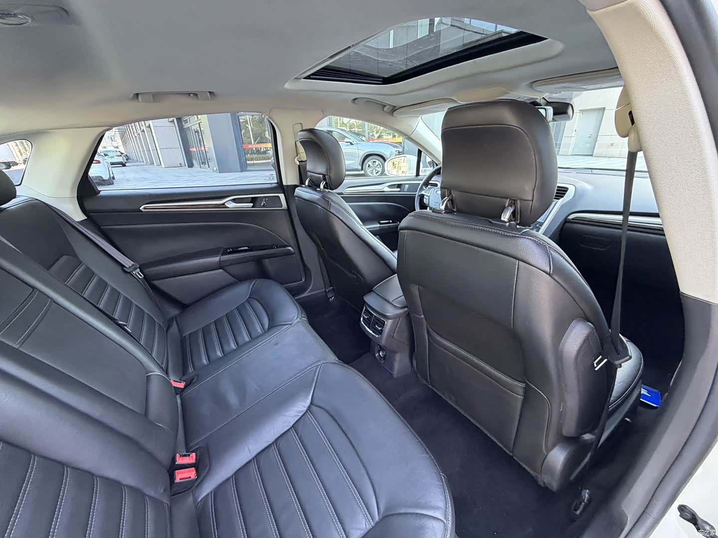 Ford Mondeo, 2014 11