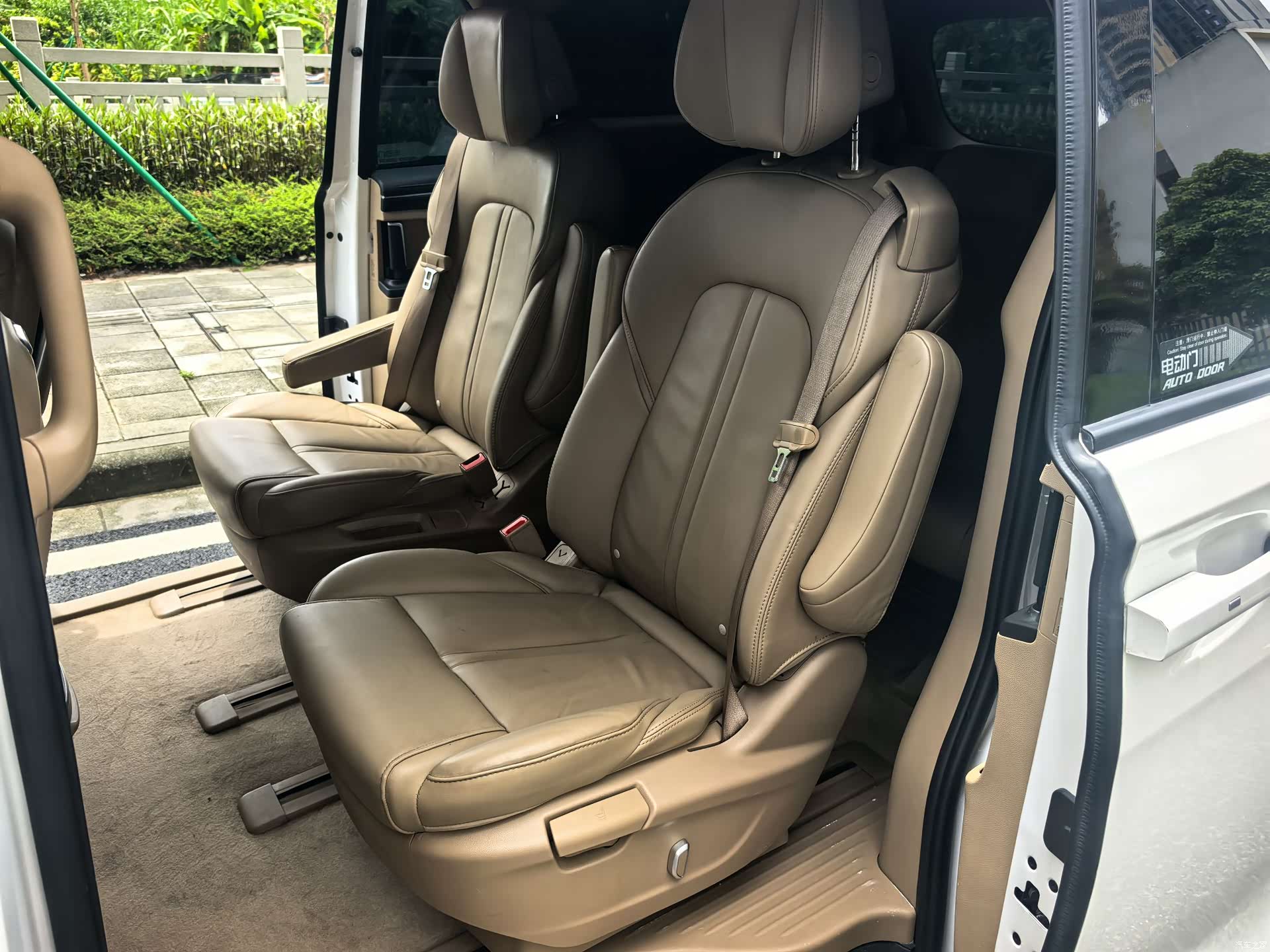 Buick GL8, 2021 13