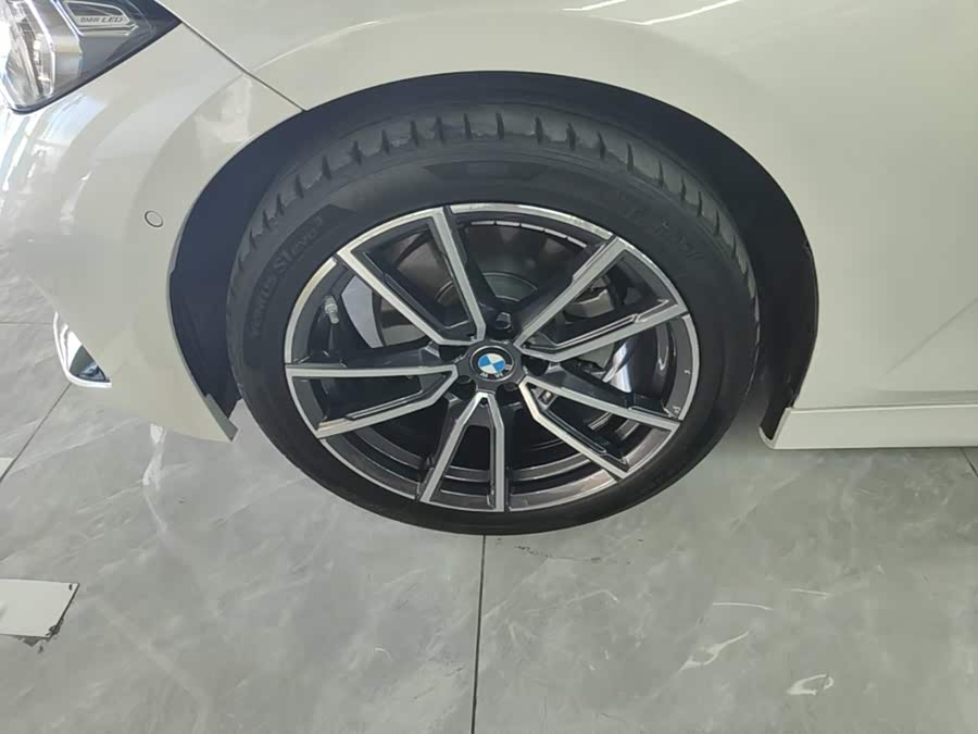 BMW 3 Series 2023, фото 25