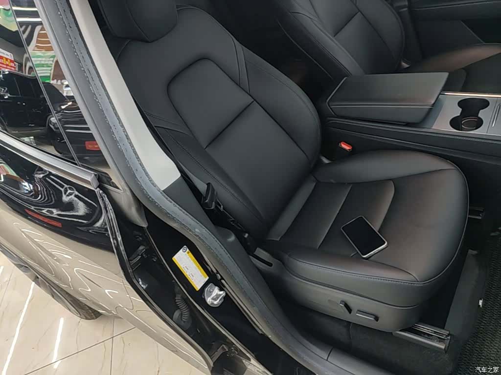 Tesla Model Y, 2022 25