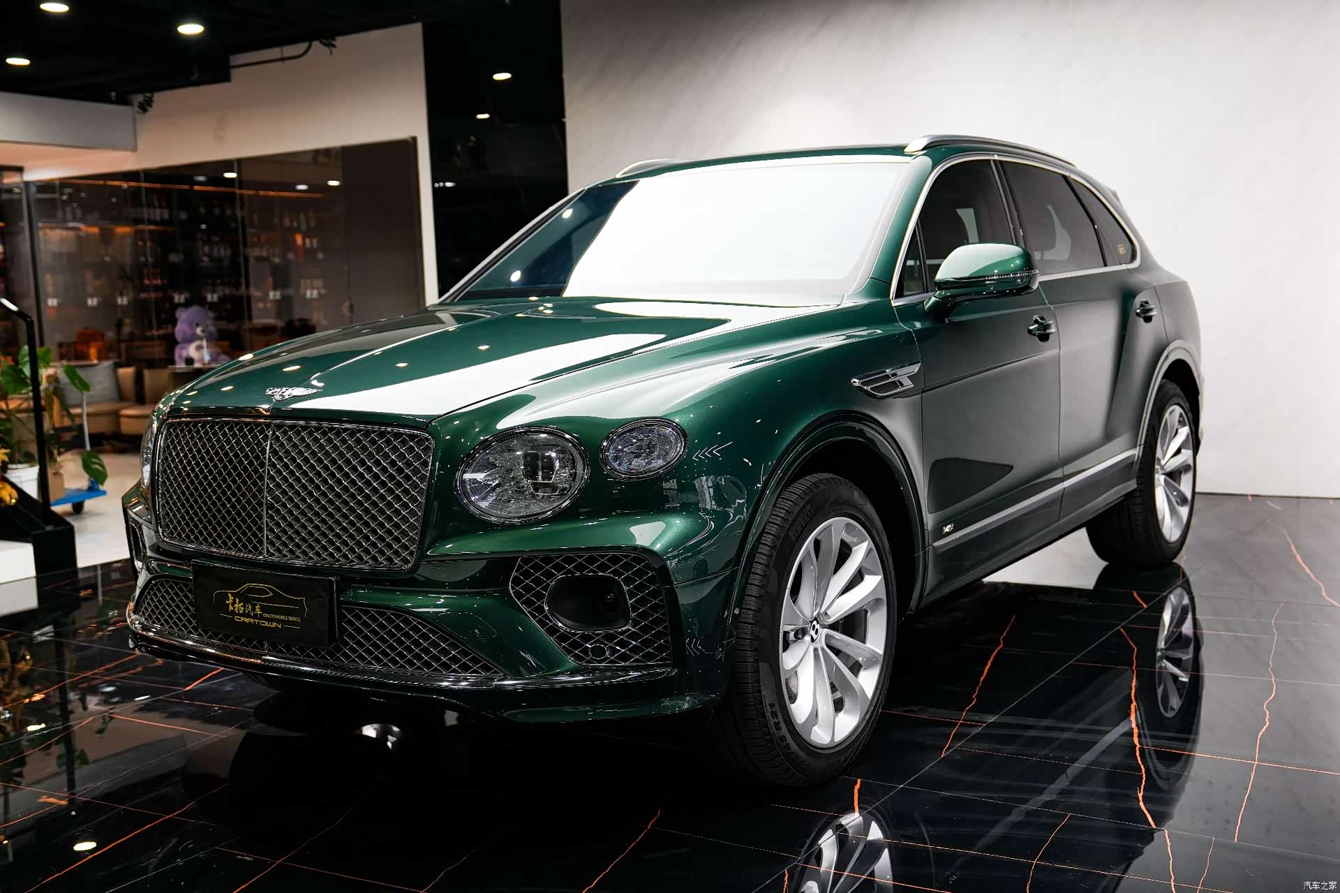 Bentley Bentayga, 2021 2