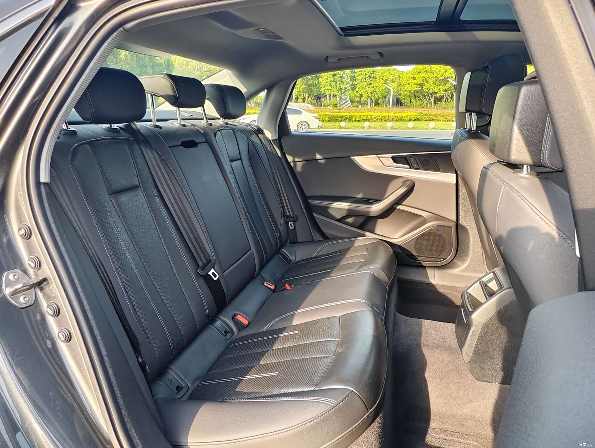 Audi A4L, 2021 10