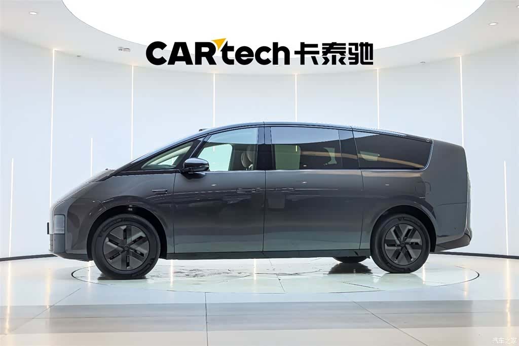 Li Auto MEGA, 2025 6