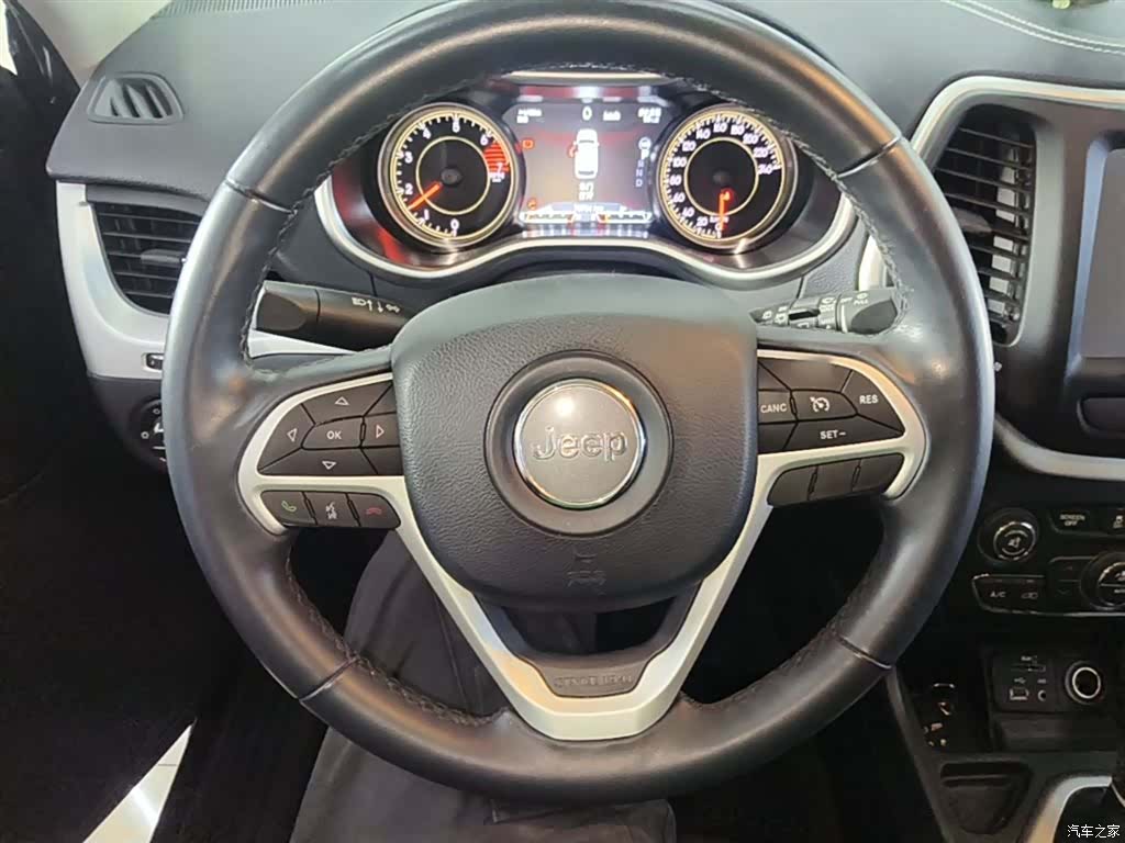 Jeep Cherokee, 2021 11