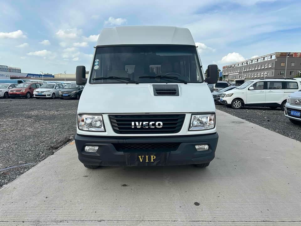 Iveco proud