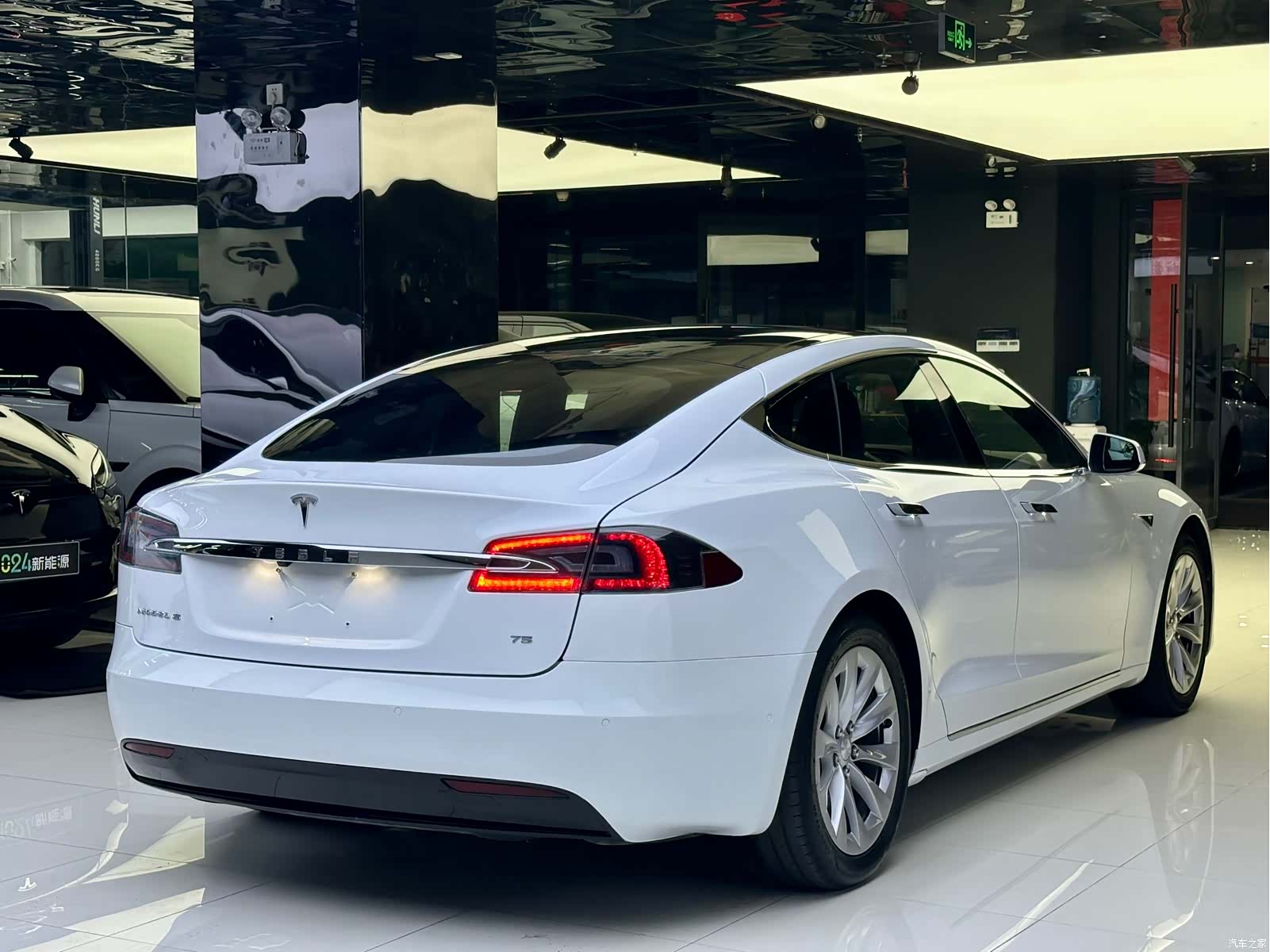 Tesla Model S, 2016 4