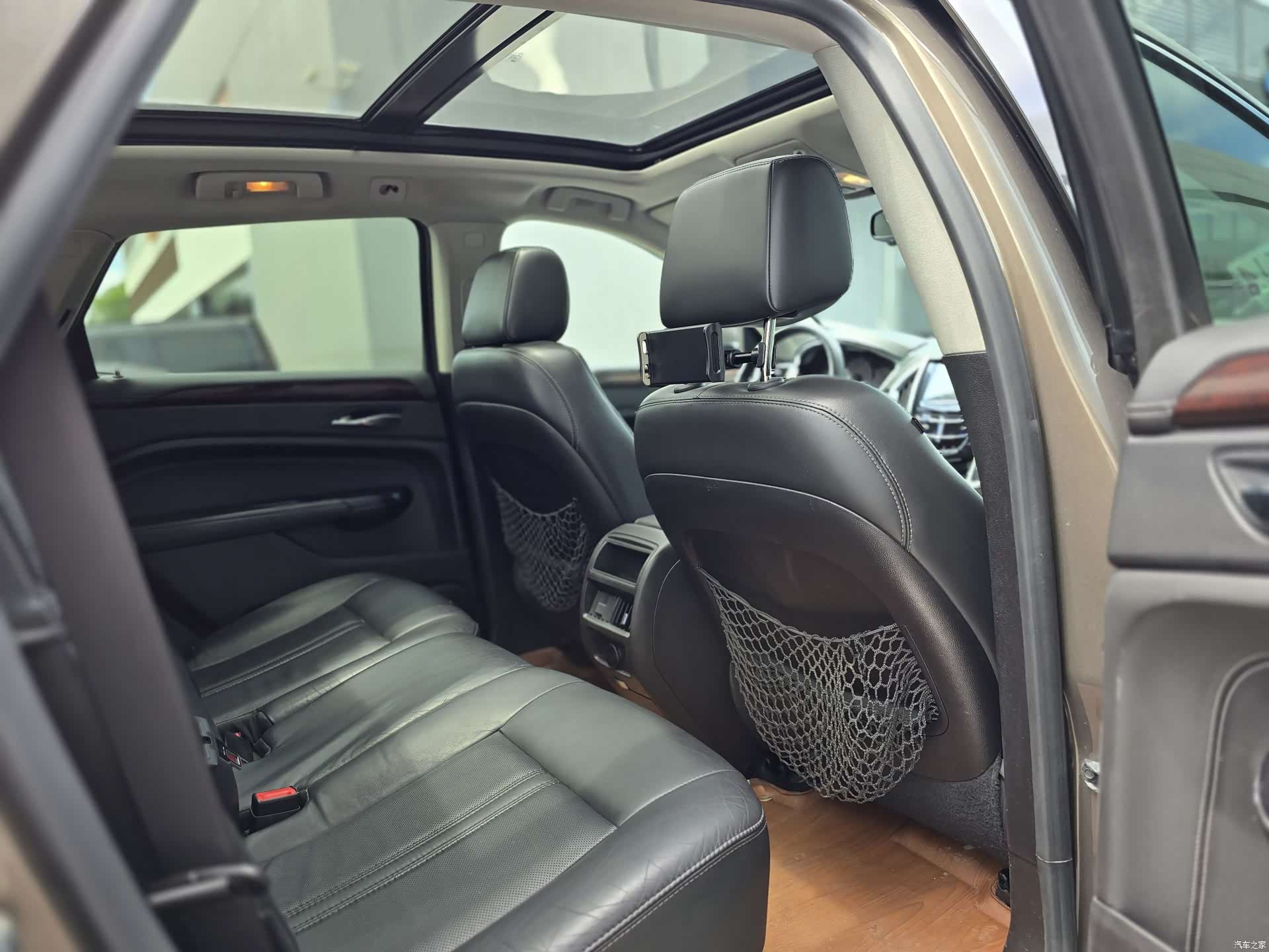 Cadillac SRX, 2016 9