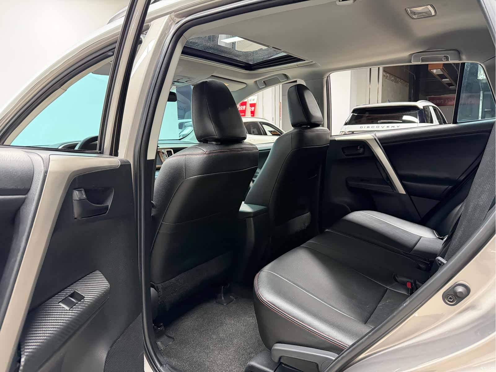 Toyota RAV4, 2015 8