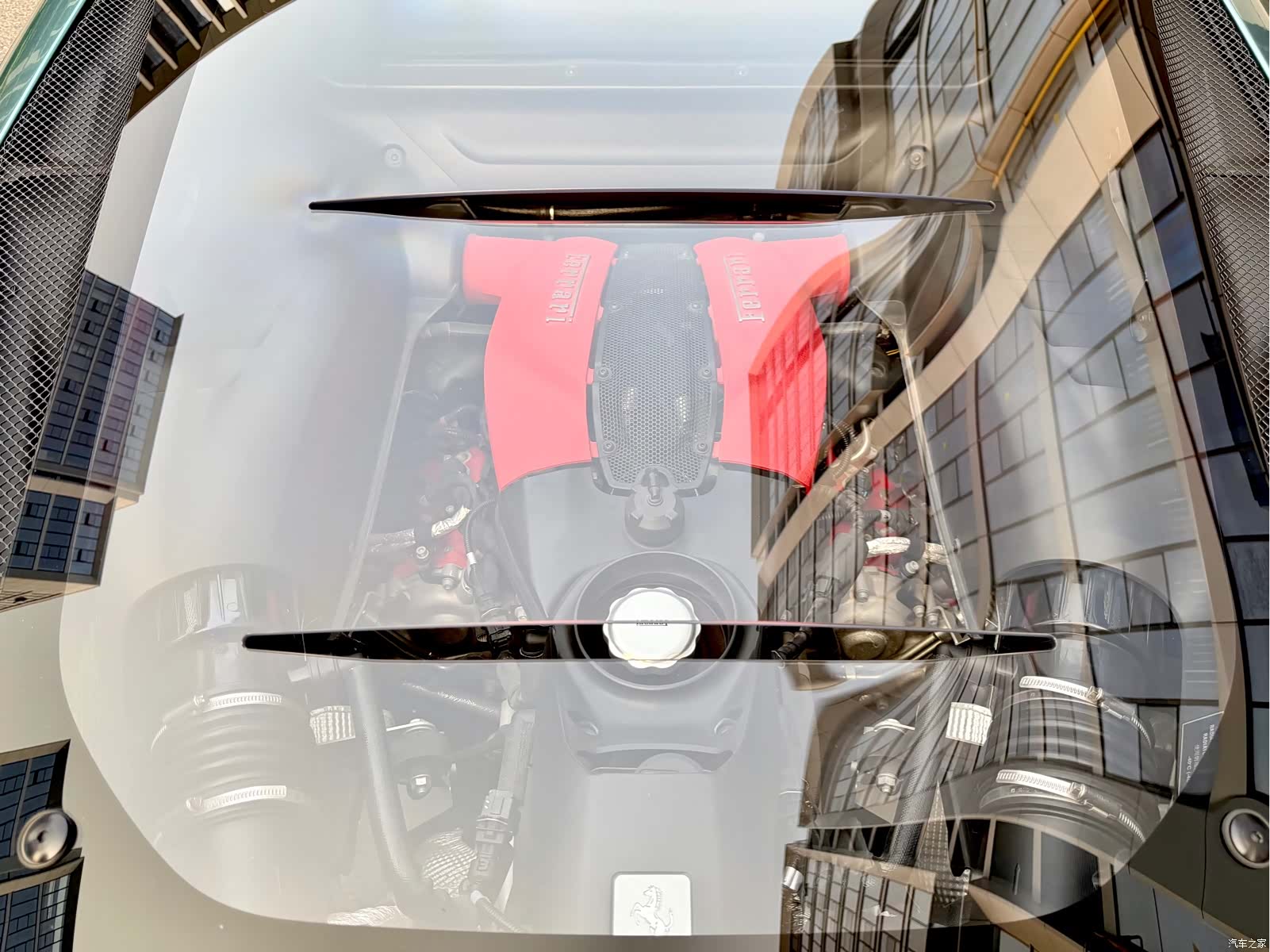 Ferrari F8, 2021 13