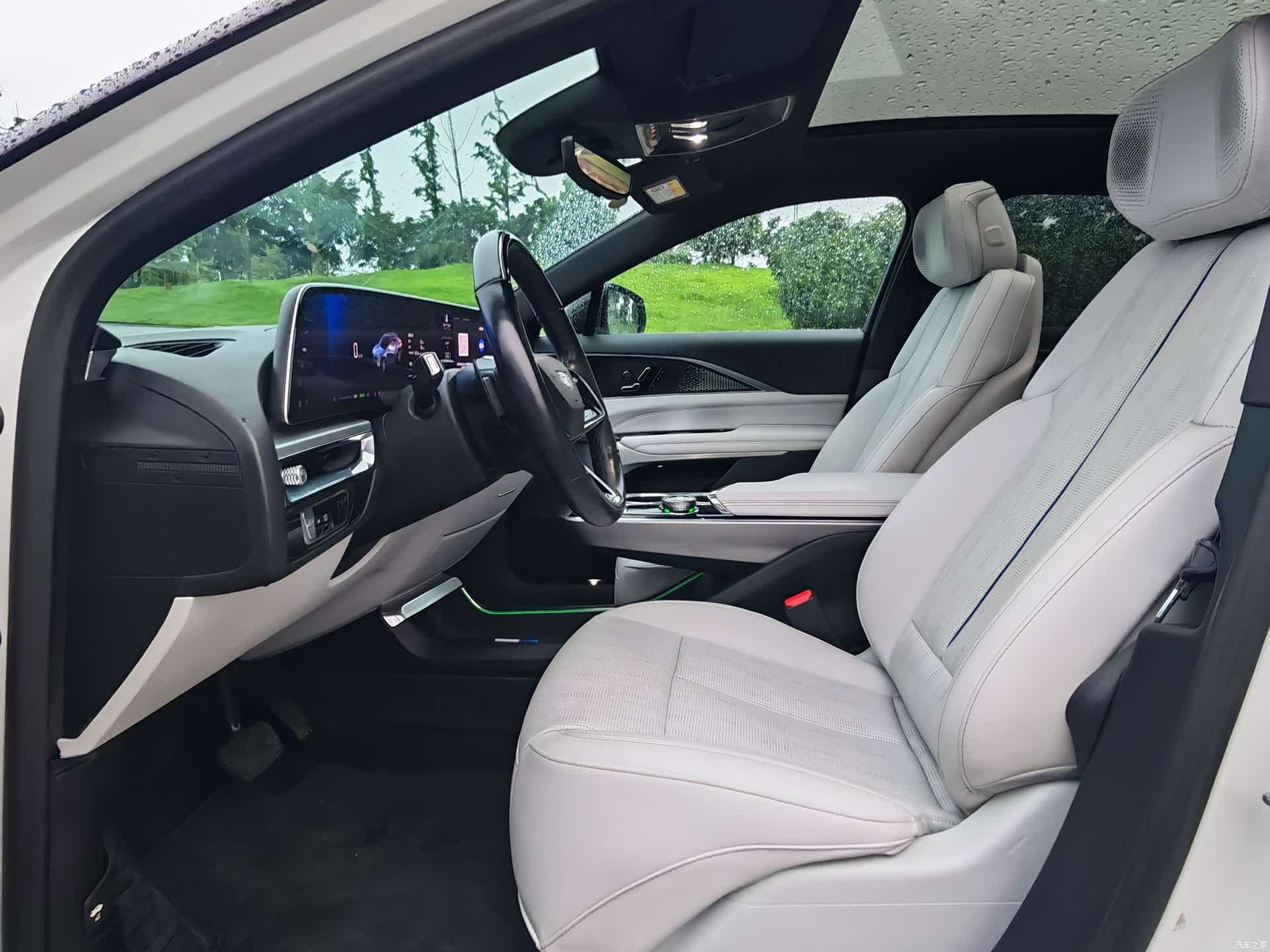 Cadillac IQ, 2022 14