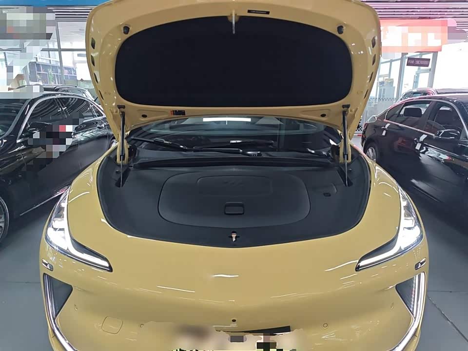 IM Motors Zhiji LS7 IM Motors Zhiji LS7