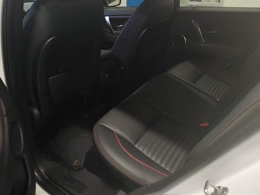 Land Rover Discover sports