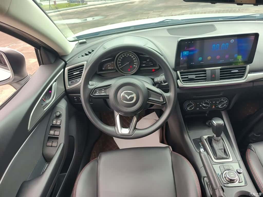 Mazda Mazda3, 2018 11