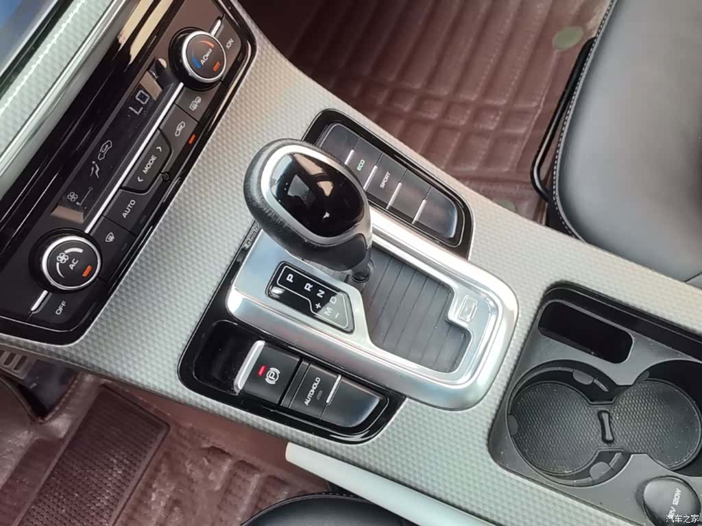 Geely Emgrand, 2016 14