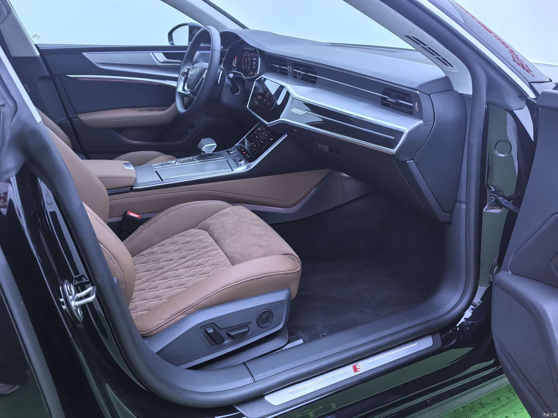 Audi A7L, 2024 15