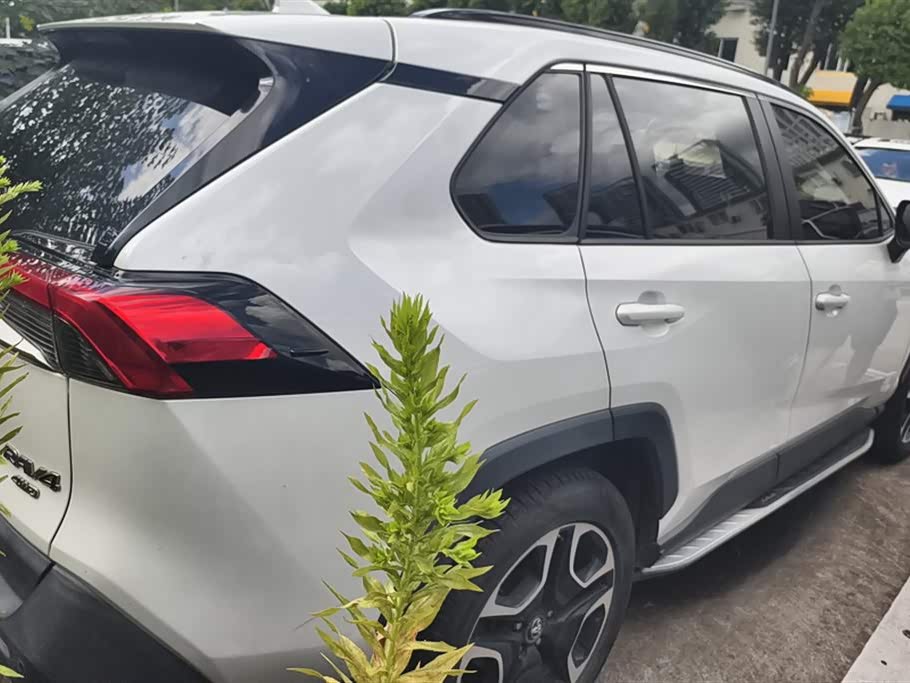 Toyota RAV4 Rongfang
