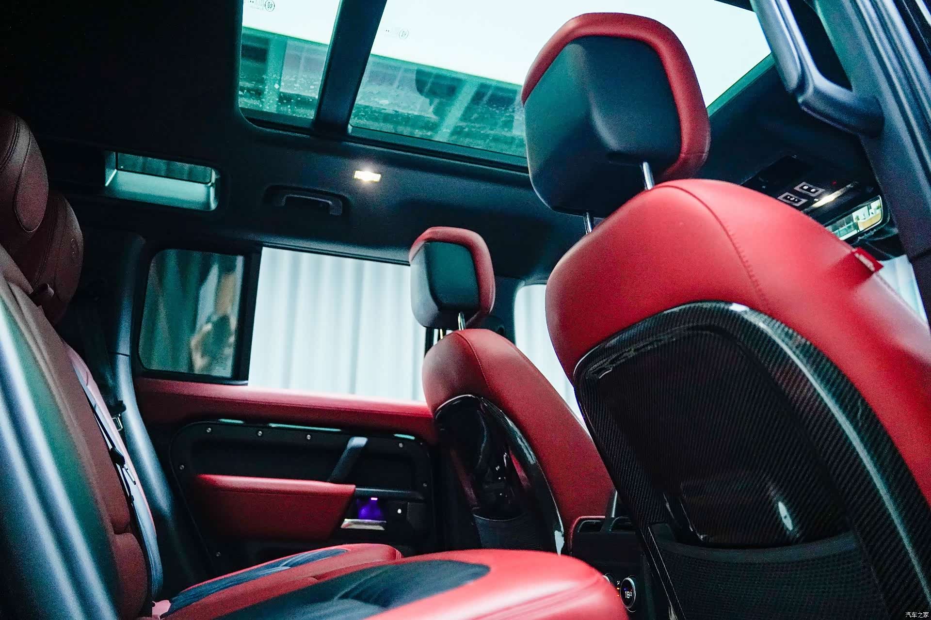 Land Rover Defender, 2023 16