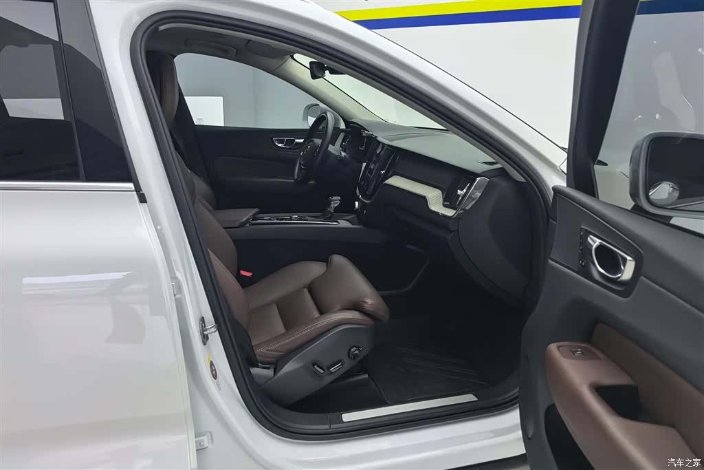Volvo XC60, 2019 8