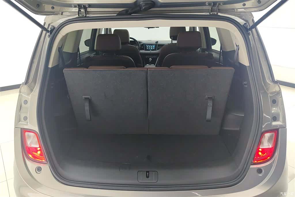 Buick GL6, 2020 4