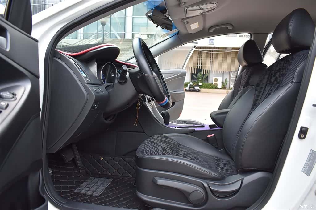 Hyundai Sonata, 2012 8