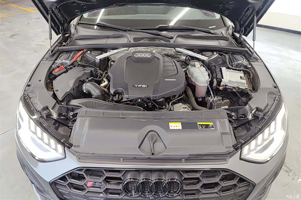 Audi A4L, 2021 10
