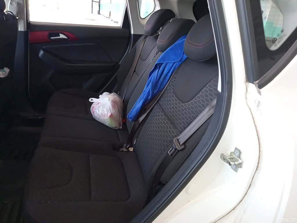 BAIC X35, 2018 14