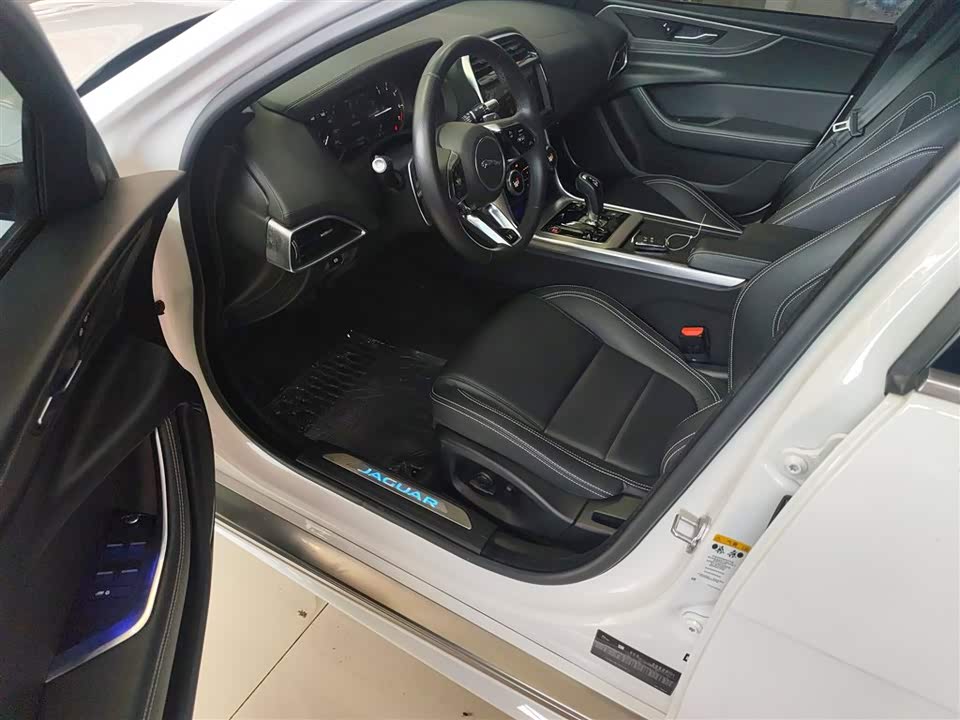 Jaguar XEL Jaguar XEL