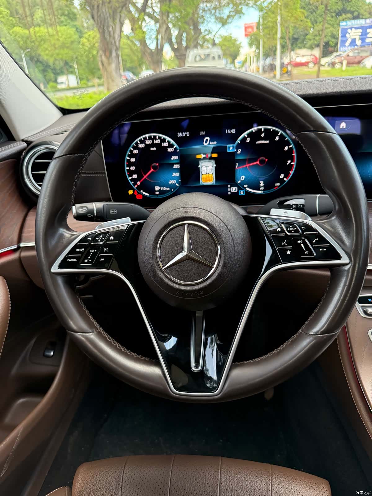 Mercedes-Benz E-Class, 2022 14