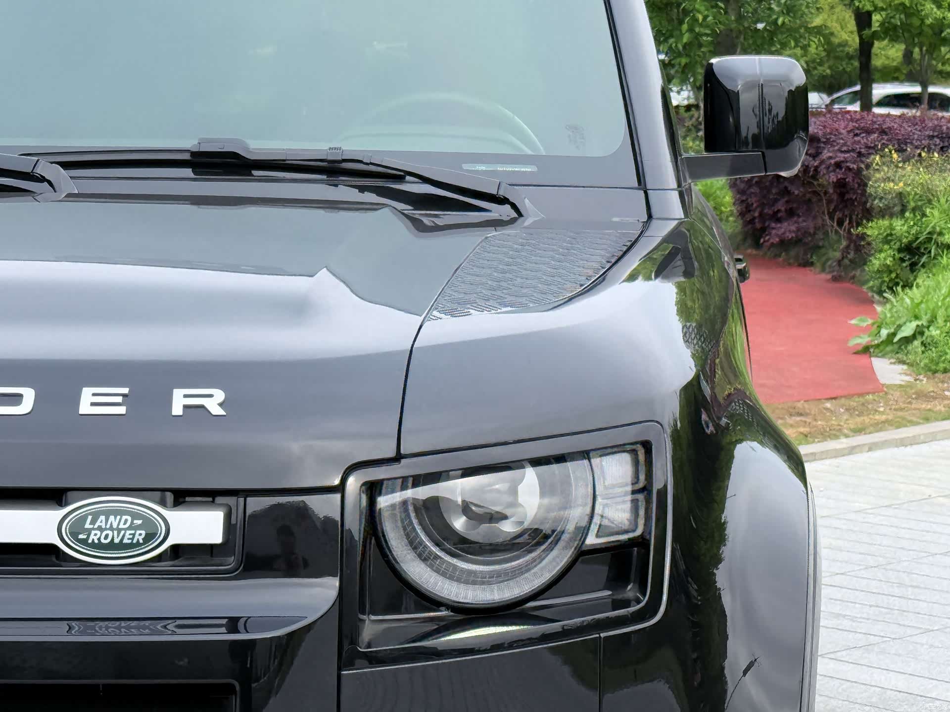 Land Rover Defender, 2024 3