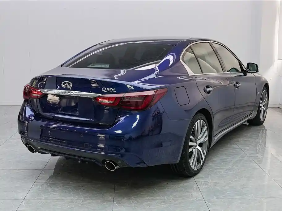 Infiniti Q50L