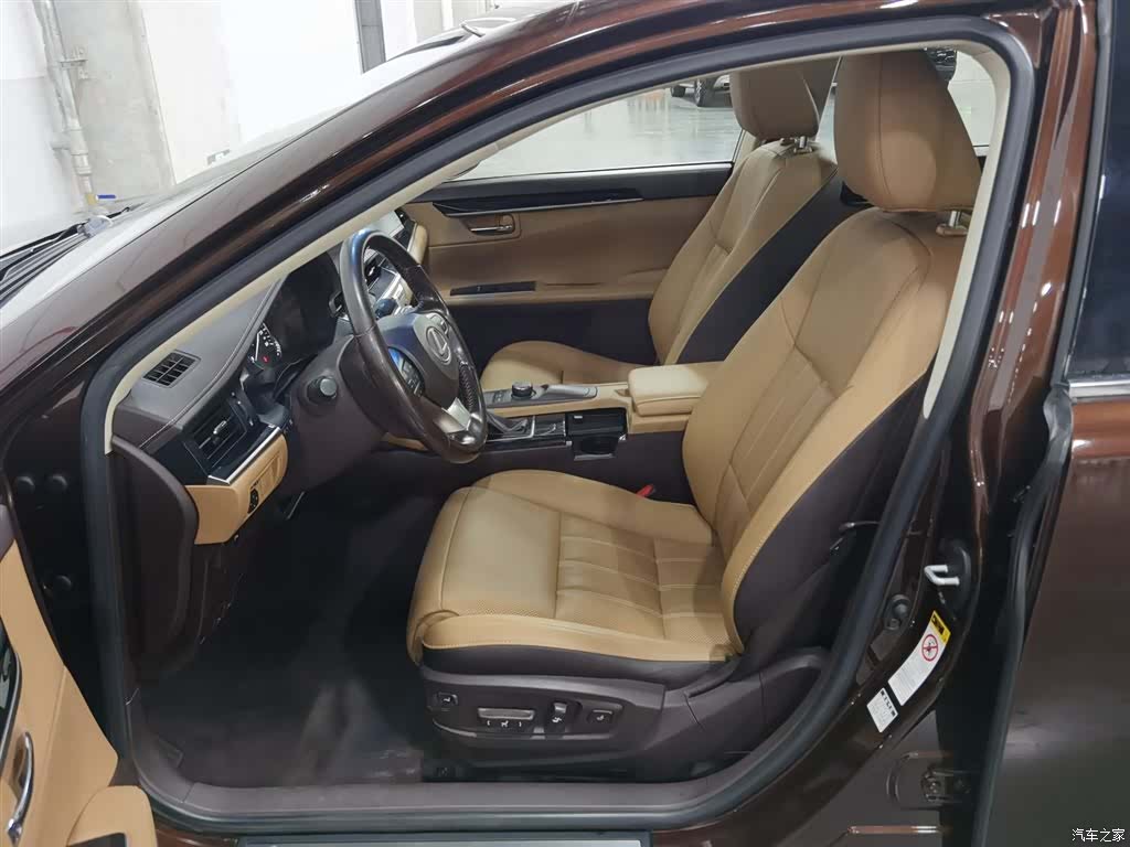 Lexus ES, 2015 10