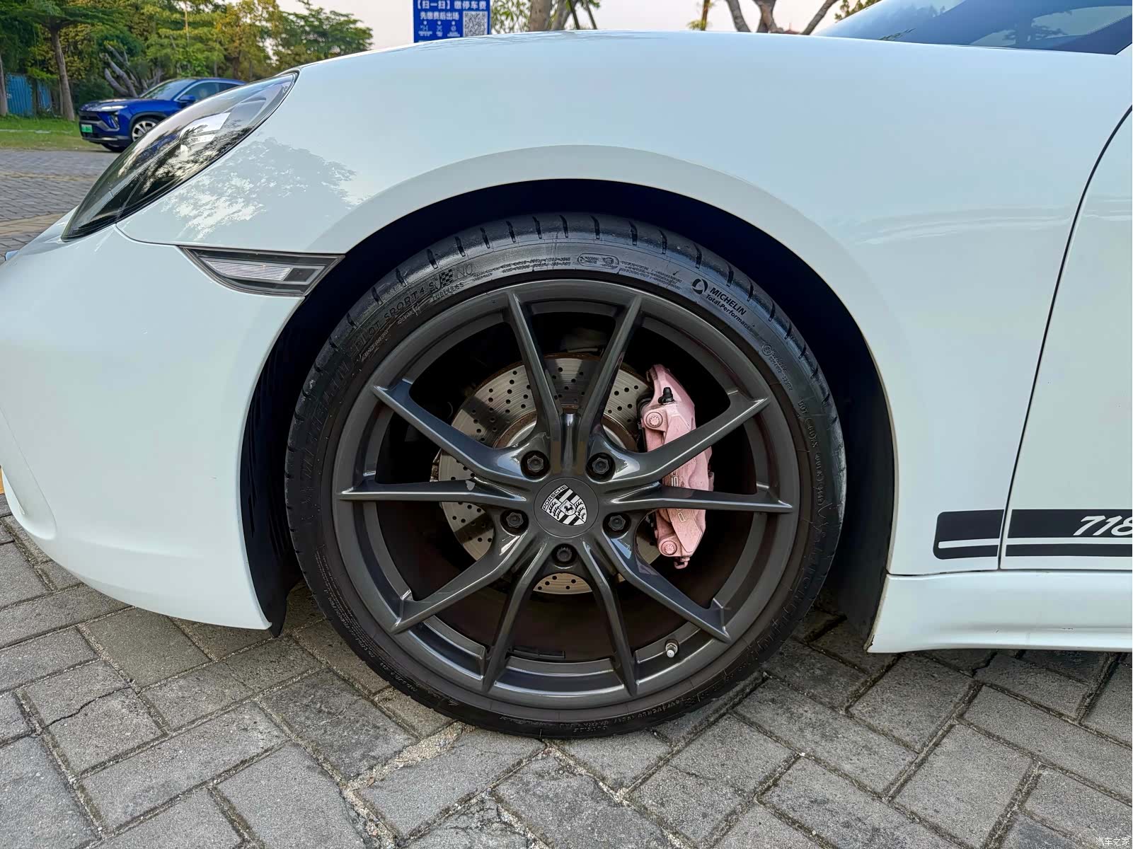 Porsche Cayman, 2020 9