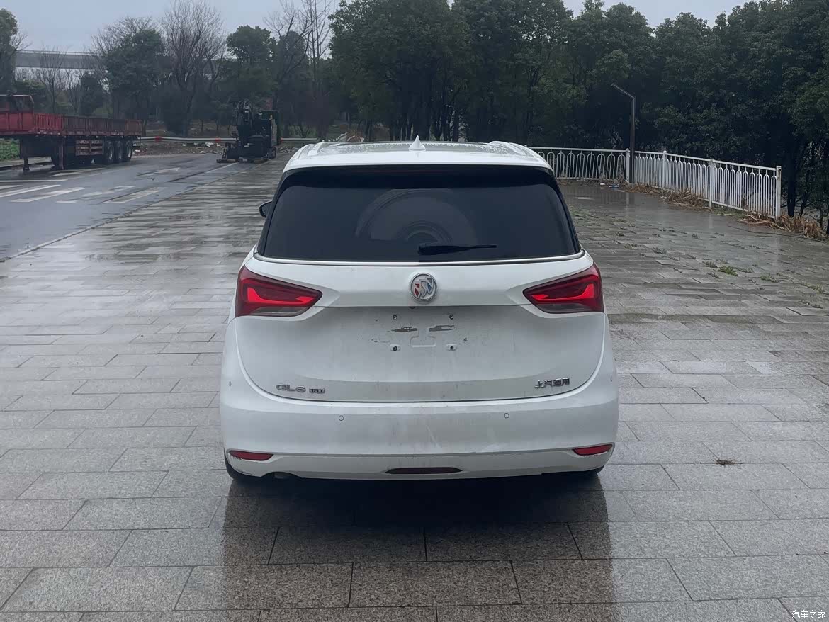 Buick GL6, 2021 3