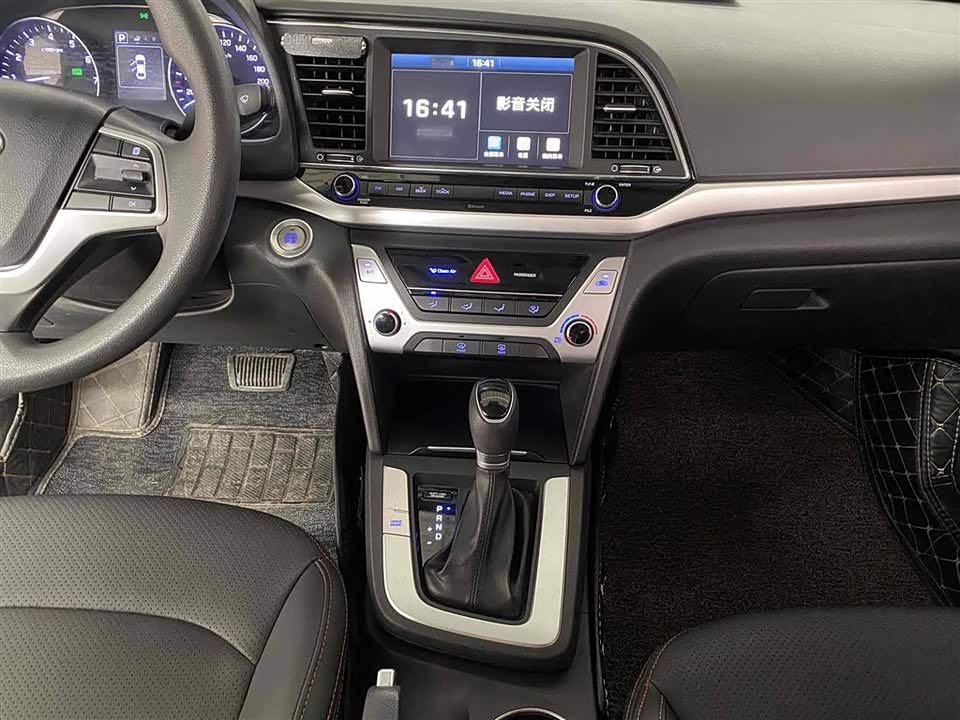 Hyundai Lead Hyundai Lead