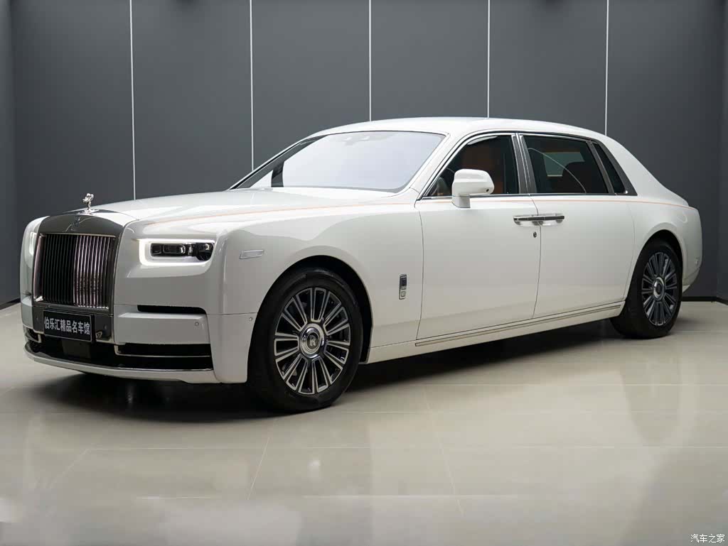 Rolls-Royce Phantom, 2022 2