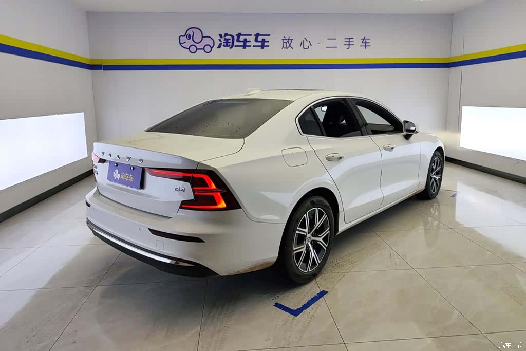 Volvo S60, 2025 3