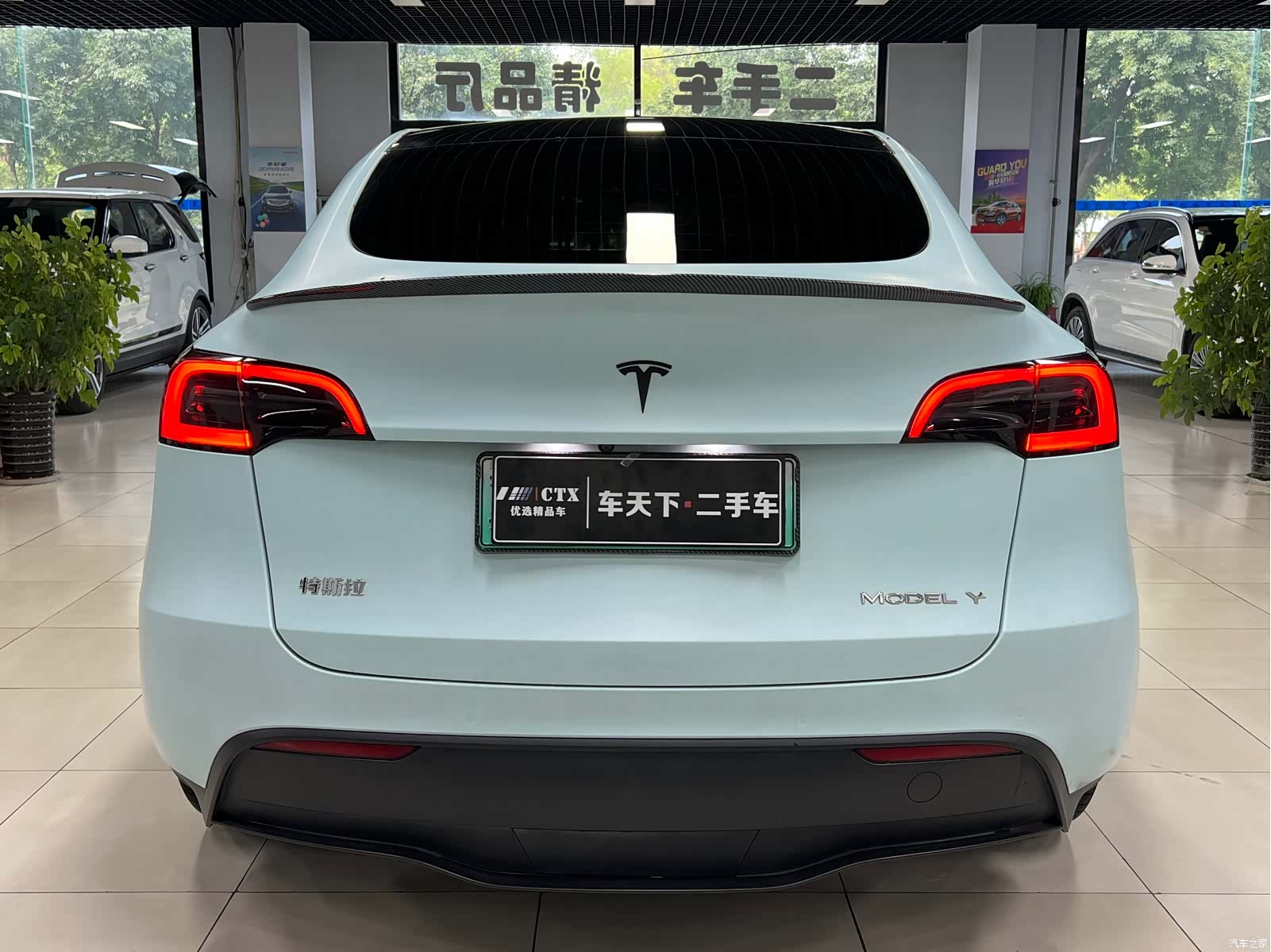 Tesla Model Y, 2022 все фото