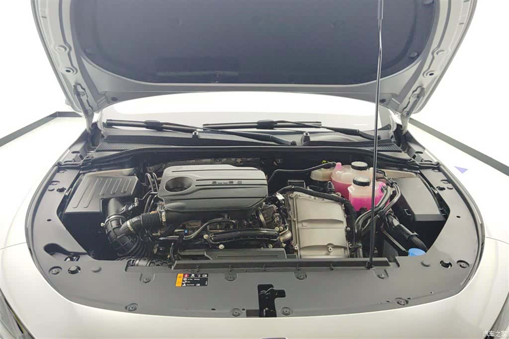Roewe D7, 2025 10