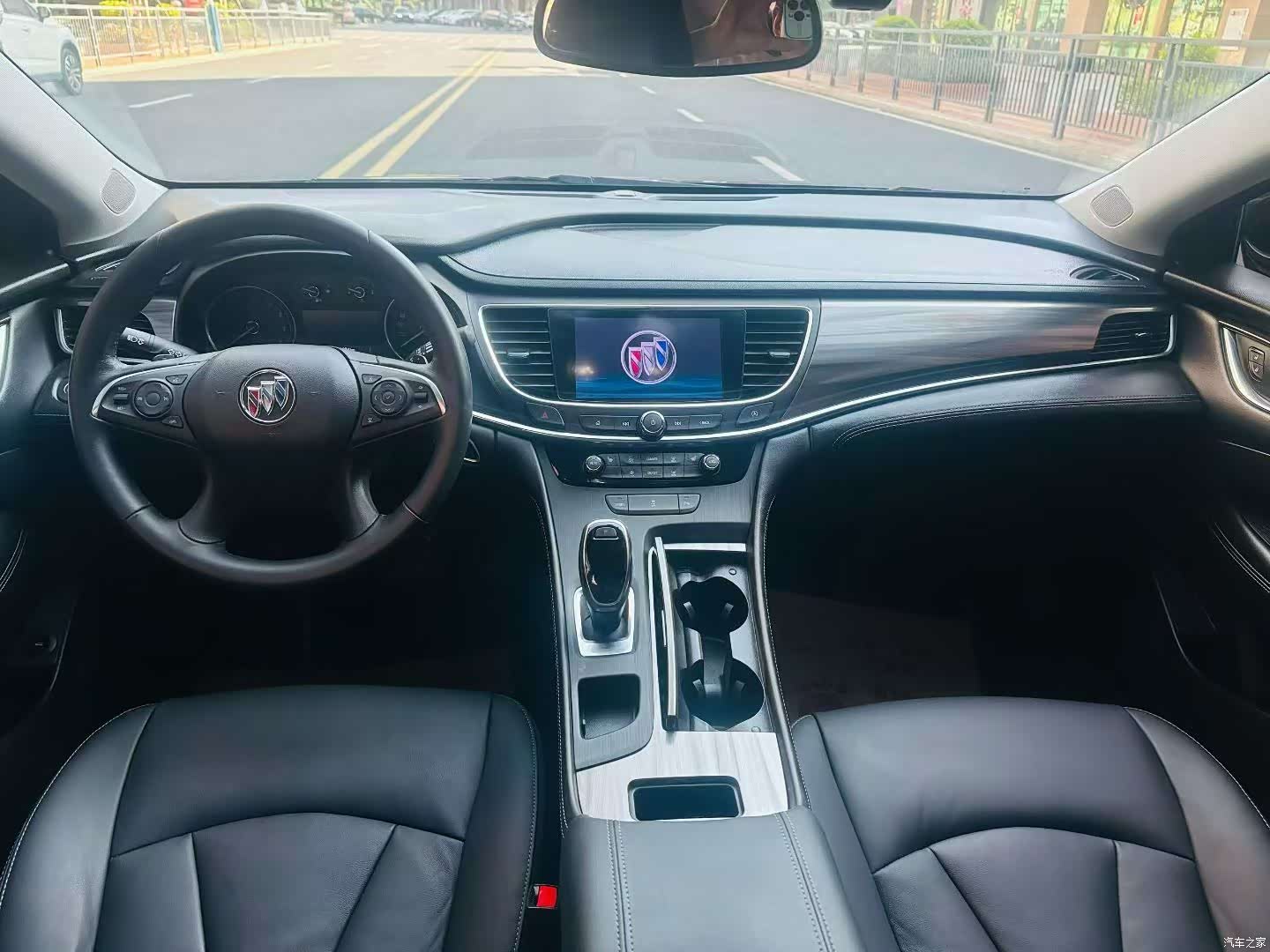 Buick LaCrosse, 2021 все фото