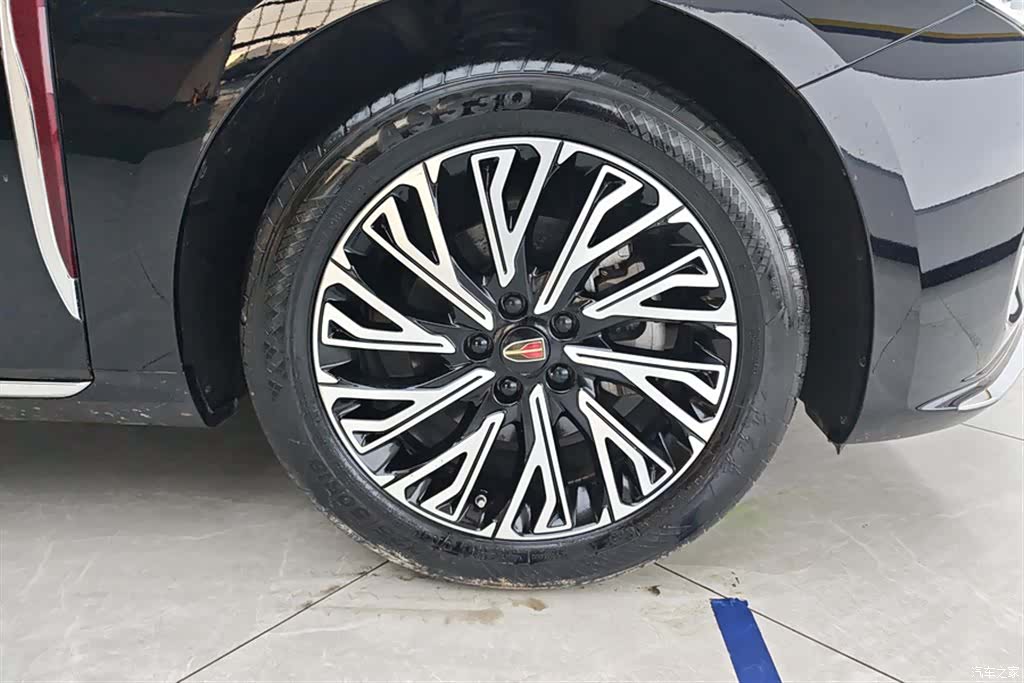 Hongqi H5, 2023 6