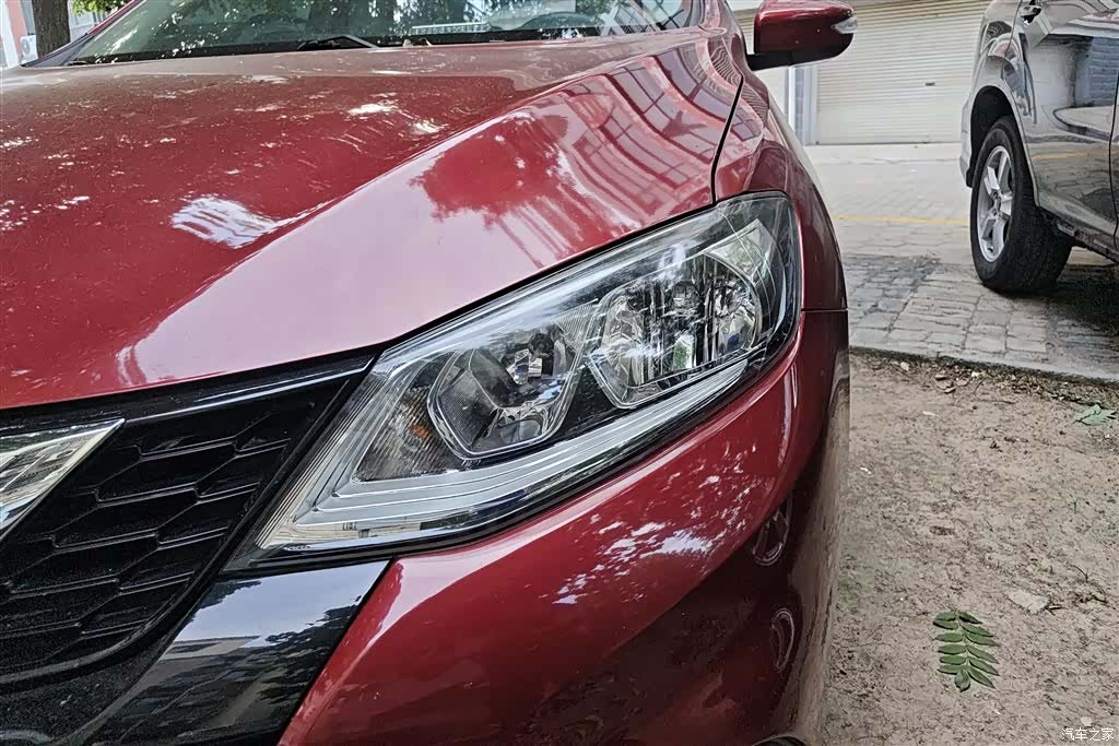 Nissan Tiida, 2017 все фото