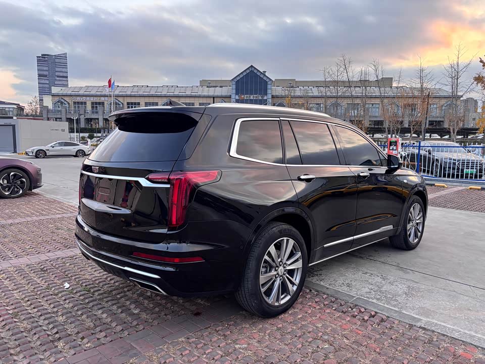 Cadillac XT6
