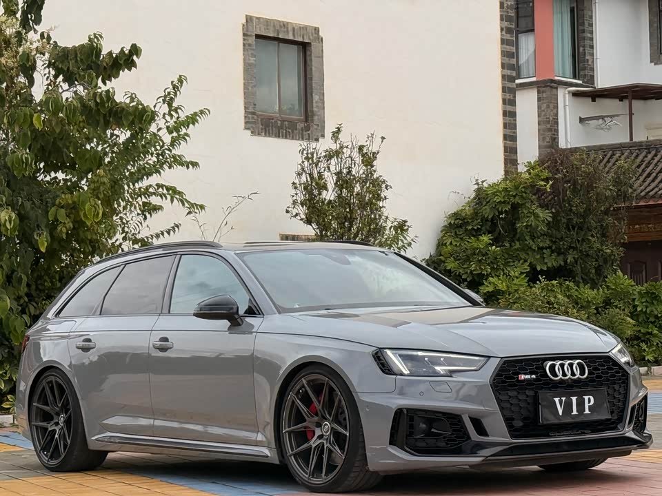 Audi RS 4